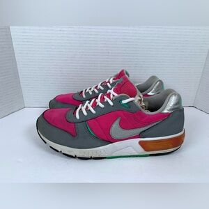Nike Nightgazer GS Sneakers 705478-600 Pink Gray Wmns 8.5/ Youth 7Y/Men 7 (S394)